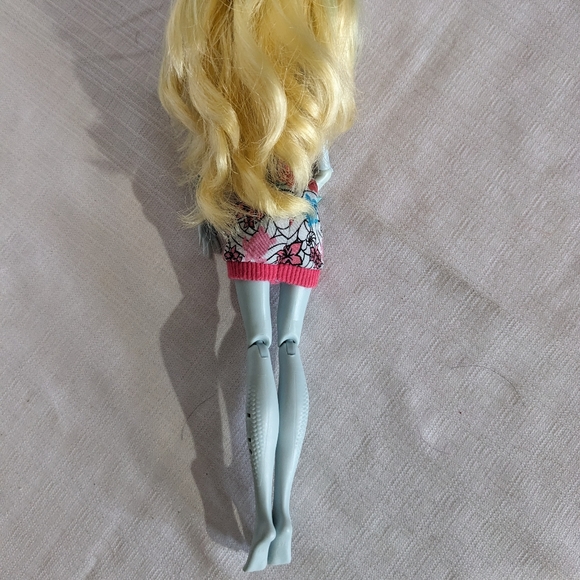 Monster High Lagoona Blue Ghouls Beast Pet Doll Mattel Dress Bracelet - Picture 2 of 6